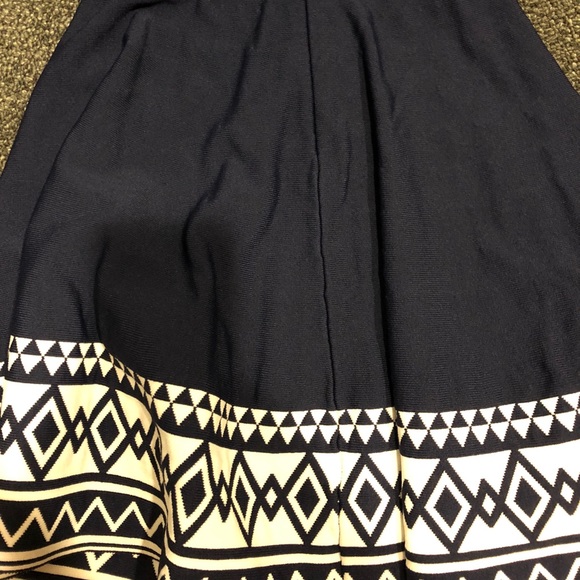 Patterned Skirt - Picture 2 of 3